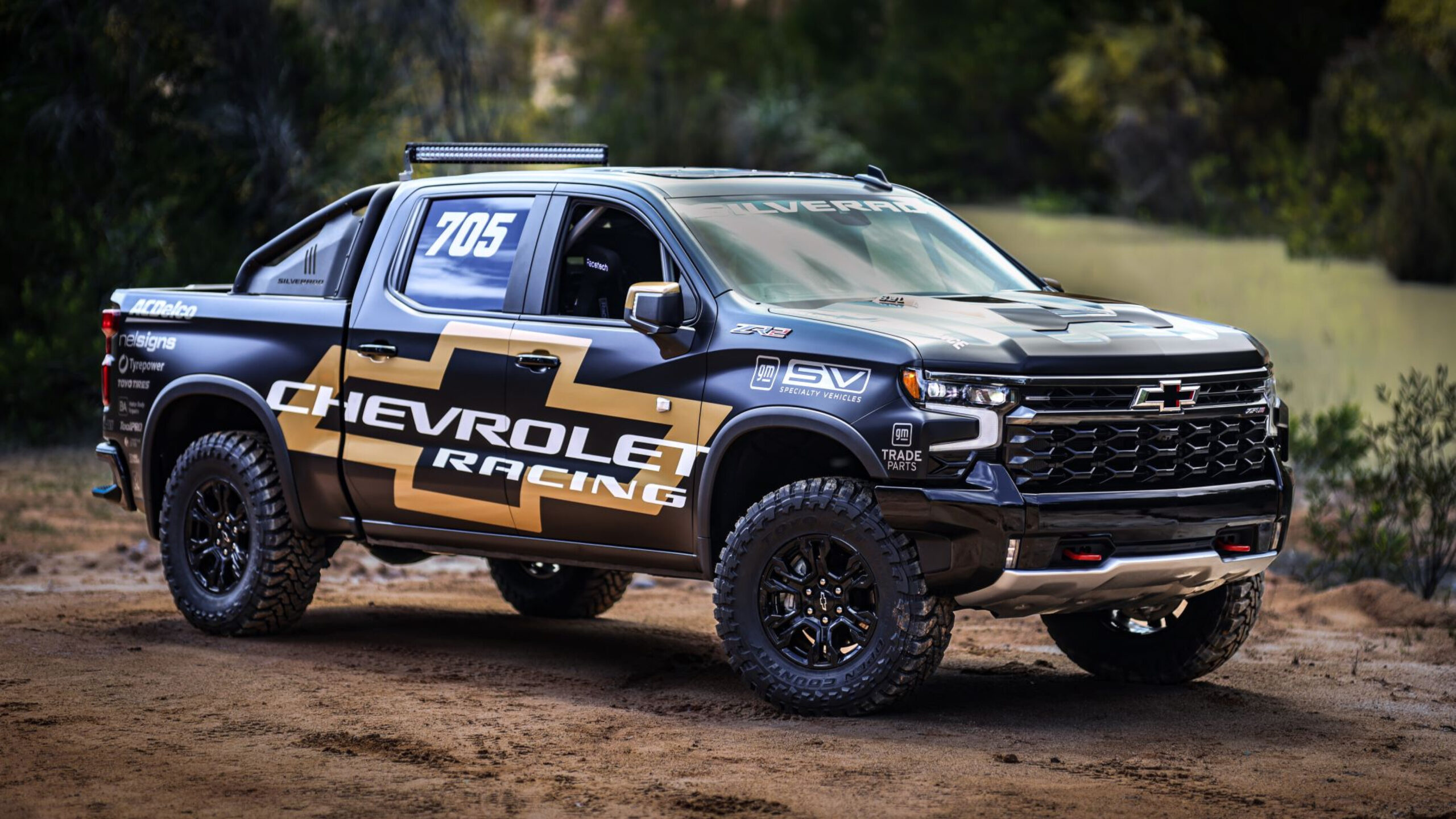 Silverado Trail Boss Dominates Off-Road Adventures